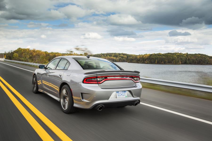  Dodge Charger SRT 392 2015 года  (фото 14 из 20)